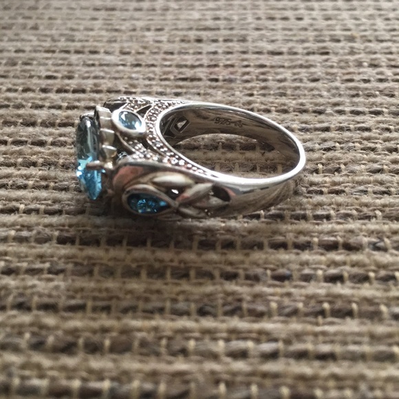 Gorgeous accent ring - Picture 4 of 8